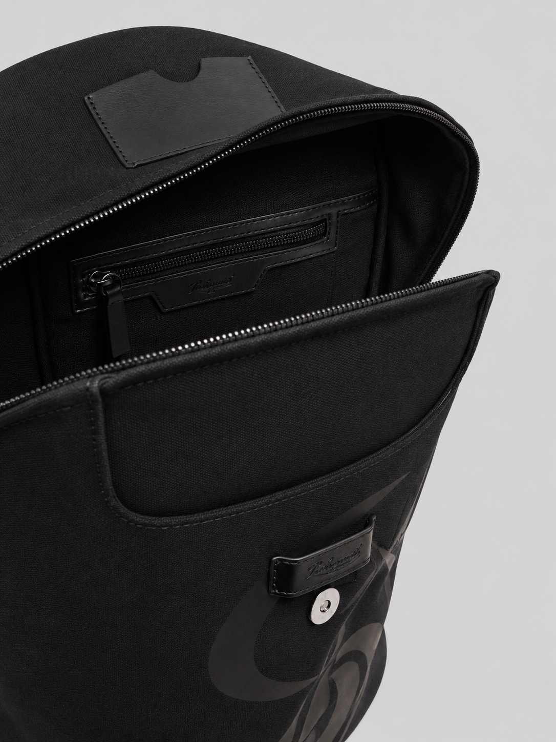 BKEMB | Embroidered Canvas Lion Backpack